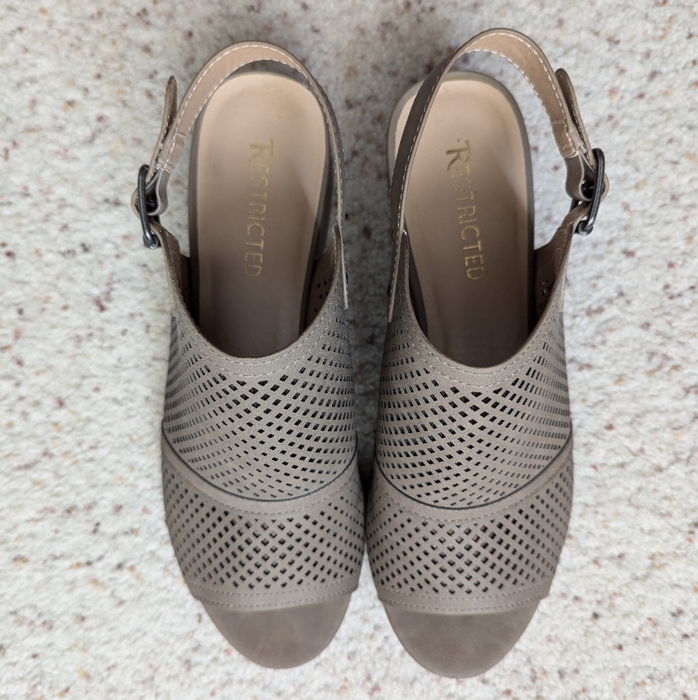 Restricted Slingback, Size 9